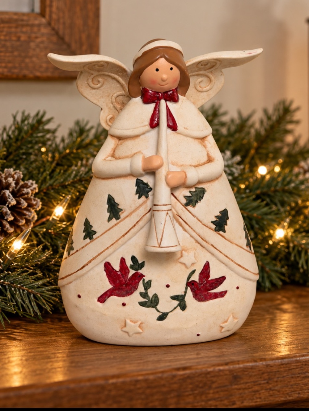 St Nicholas Square
Christmas Angel
Figurine Trumpet Red
Birds Trees 7.5"
